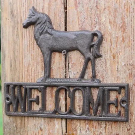 لوحة ترحيبية معدنية