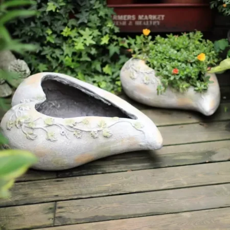 مركن قلوب مفتوحة حجرية