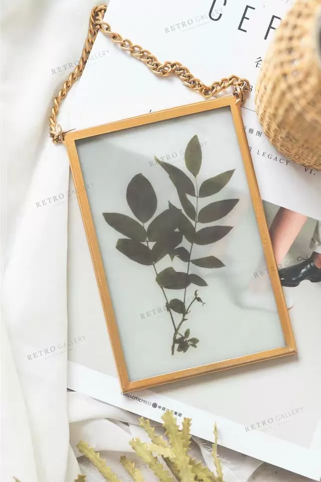 لوحات زجاجية باطارات ذهبية - الصورة 3