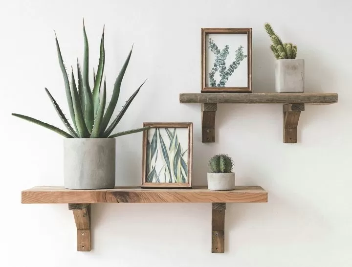 رف خشب جداري من الصنوبر - ثلاث أحجام مختلفة للتخزين والديكور - الصورة 2