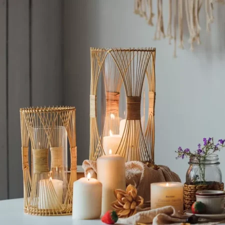 شمعدان من الراتان الطبيعي و الزجاج