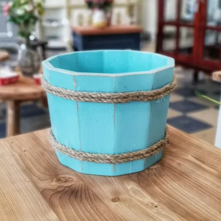 دلو خشبي لتصوير المواليد