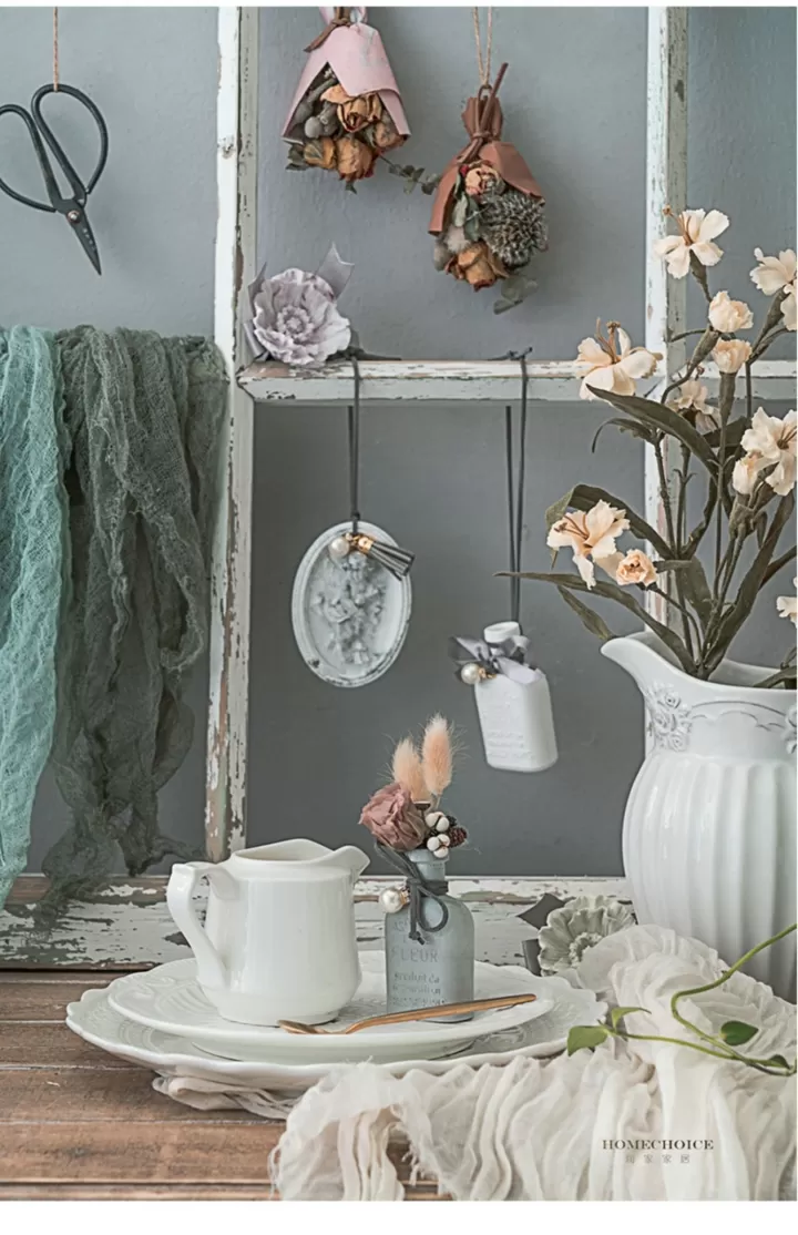 إطار خشبي على شكل شباك ريفي بلون أبيض شابي شيك - حجمين مختلفين للديكور والتصوير - الصورة 2