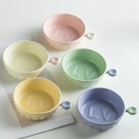 زبدية بمسكة دائري بالوان الباستيل من السيراميك