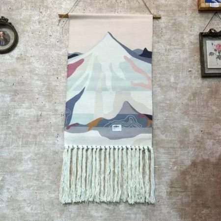 تعليقة مكرميه لتزين الجدار