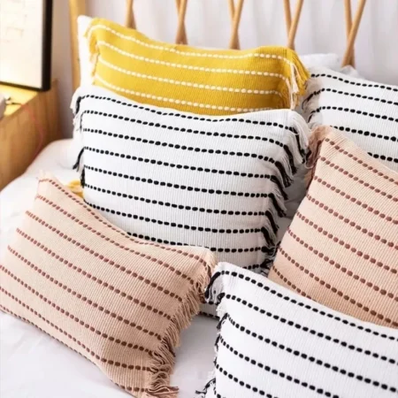 خدادية او مخدة او كوشن قماشيه للكنب او السرير