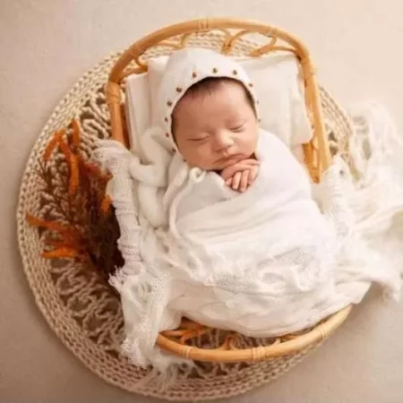 سرير من الخيزران لتصوير المواليد