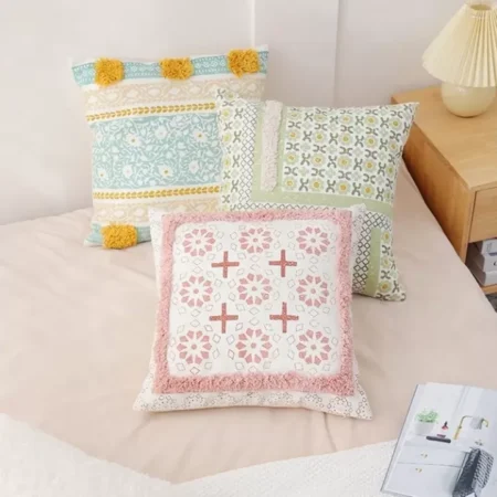 خدادية او مخدة او كوشن قماشيه للكنب او السرير