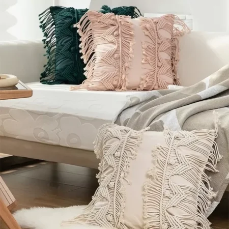 خدادية او مخدة او كوشن قماشيه للكنب او السرير