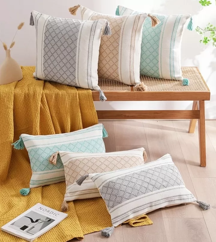 كوشن للديكور للكنب او السرير