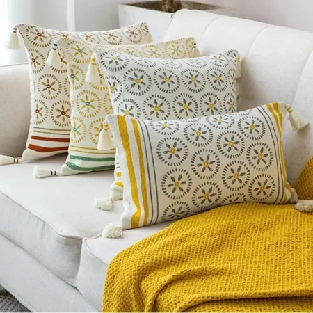 خدادية او مخدة او كوشن قماشيه للكنب او السرير