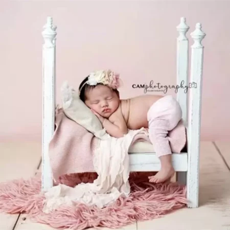 سرير تصوير مواليد باعمدة طويله