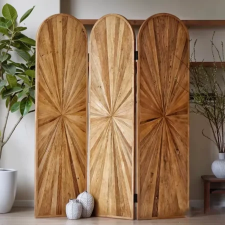حاجز او بارشن او ساتر خشبي هندسي من الصنوبر بثلاثة درف - بني معتق قابل للطي