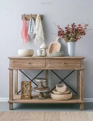 طاولة كونسول شابي شيك من خشب الصنوبر مع درجين ودعامات معدنية - الأبعاد: 85x120x45 سم