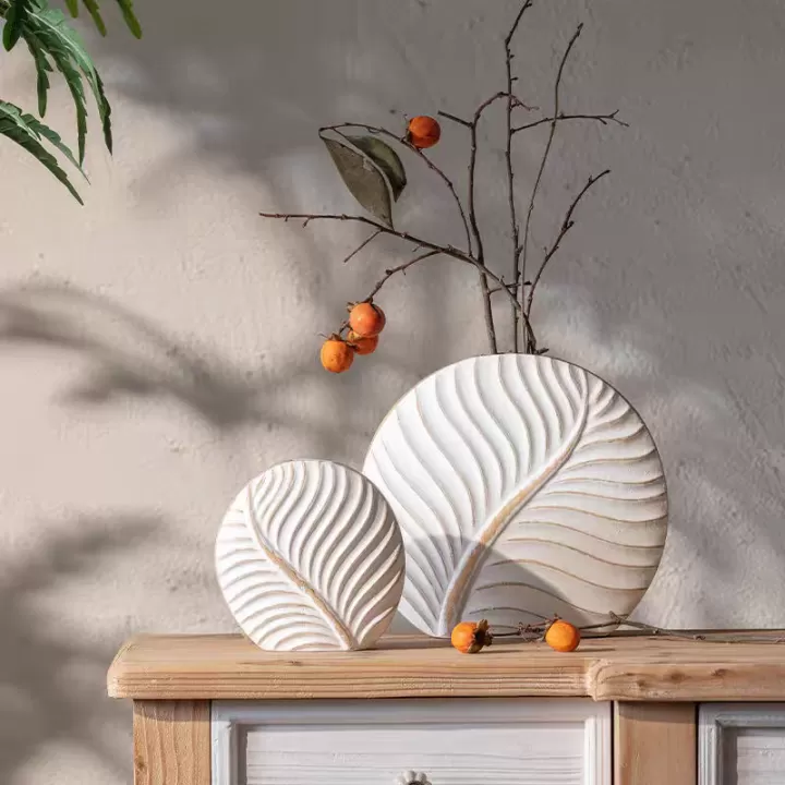 فازات خشبية ديكورية بثلاثة أحجام بتصميم متموج عصري - الصورة 2