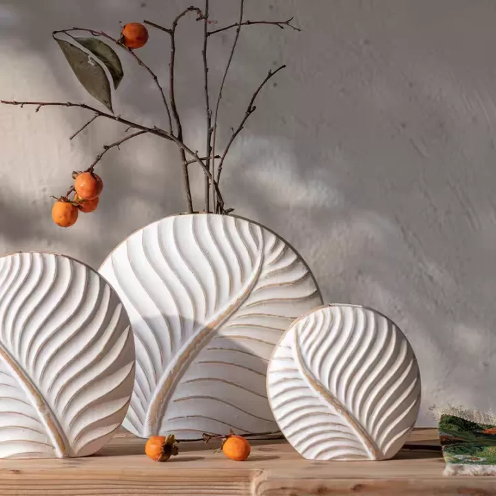 فازات خشبية ديكورية بثلاثة أحجام بتصميم متموج عصري - الصورة 4