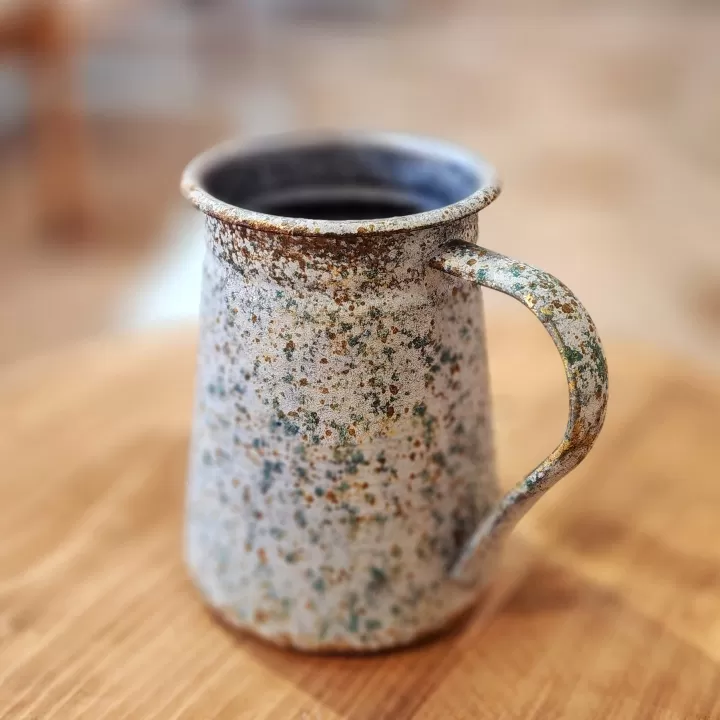 فازة ابريق قديم معدني