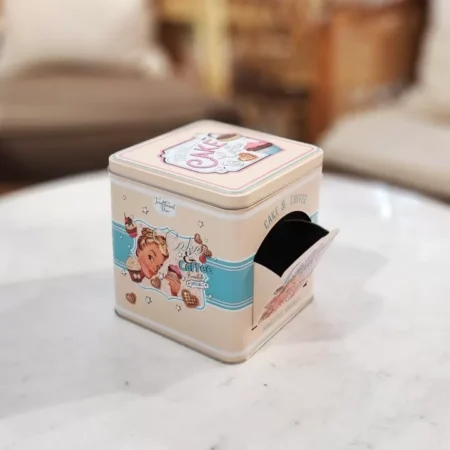 حافظة معدنية برسومات مستوحاة من السبعينات وألوان الباستيل