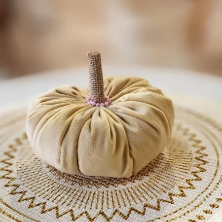 يقطين من قماش المخمل الفاخر - مقاس 13 سم