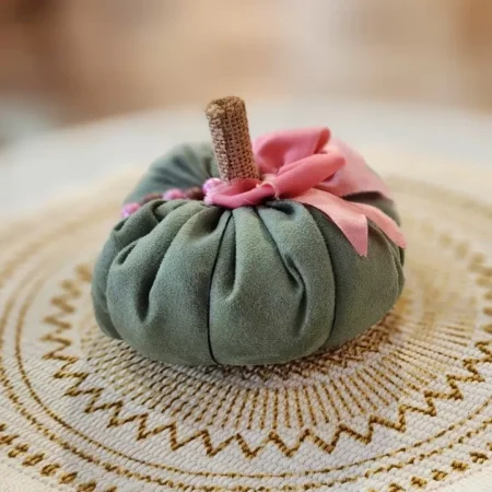 يقطين من قماش المخمل الفاخر - مقاس 13 سم