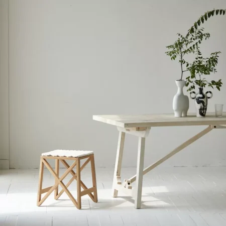 كرسي ستول مربع من خشب الاوك