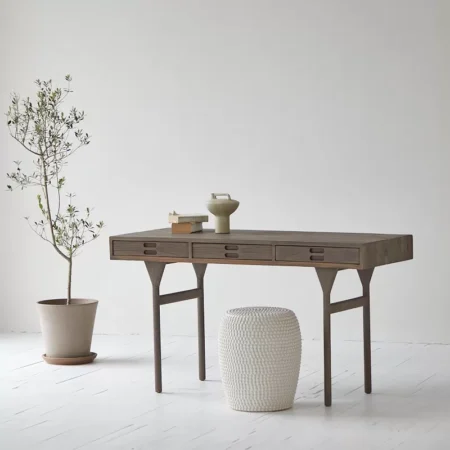 طاولة كونسول ، تسريحة ، او مكتب من خشب الدردار بثلاثة ادراج