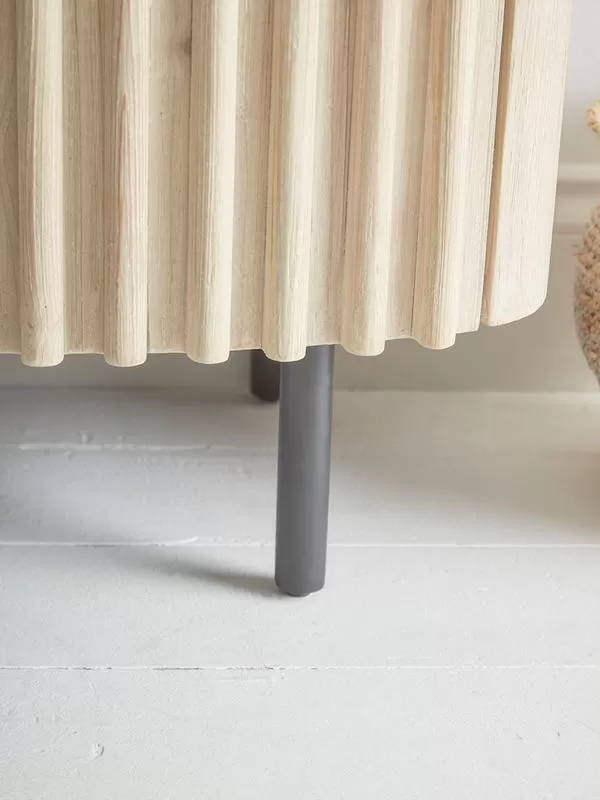 دولاب مدخل ريفي بابواب بارزة من الاطراف و ثلاثة ادراج من المنتصف - الصورة 5